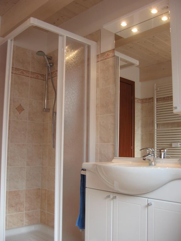 Apartamento Casa Rondine Molveno Habitación foto