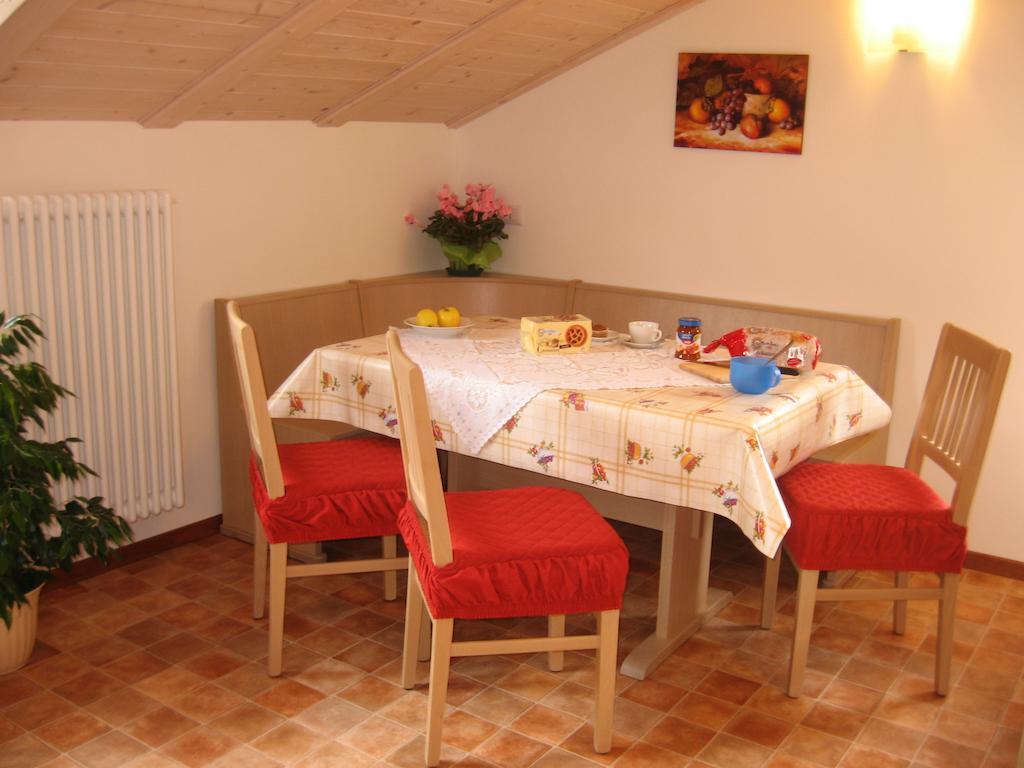 Apartamento Casa Rondine Molveno Habitación foto