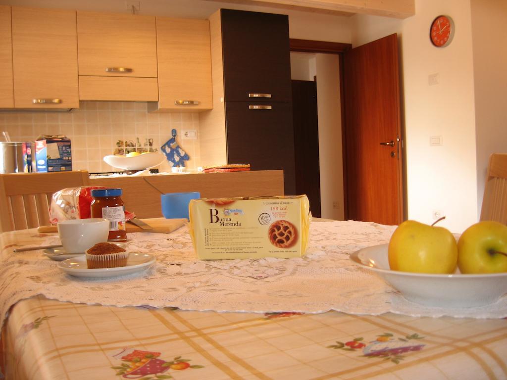 Apartamento Casa Rondine Molveno Habitación foto